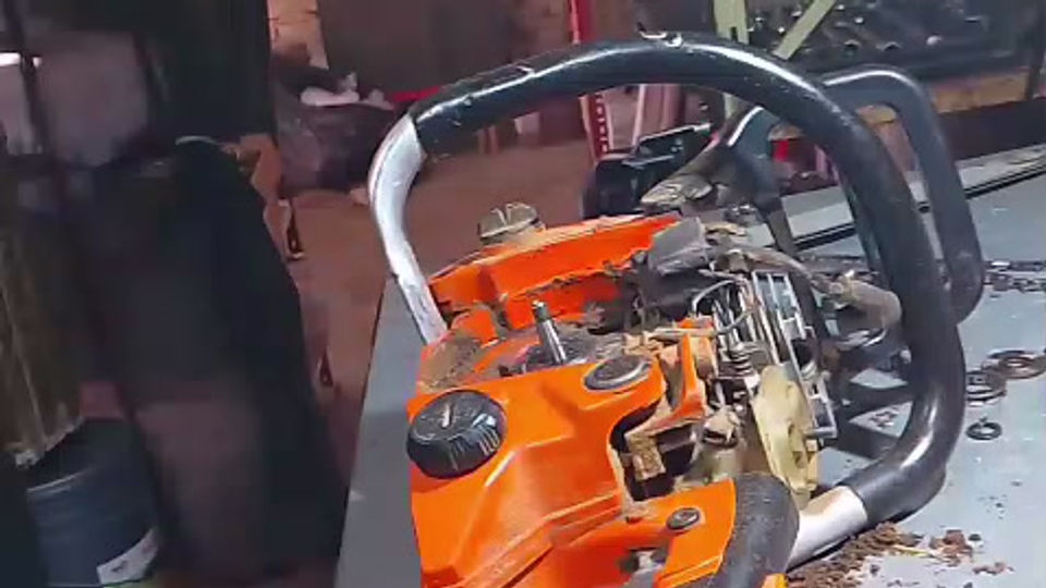 Desarmando una motosierra Echo Cs-420